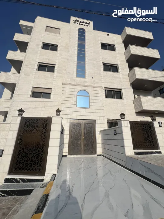 شقة مميزه خلف مسجد الضاحية 155 م مخدوم صرف صحي .