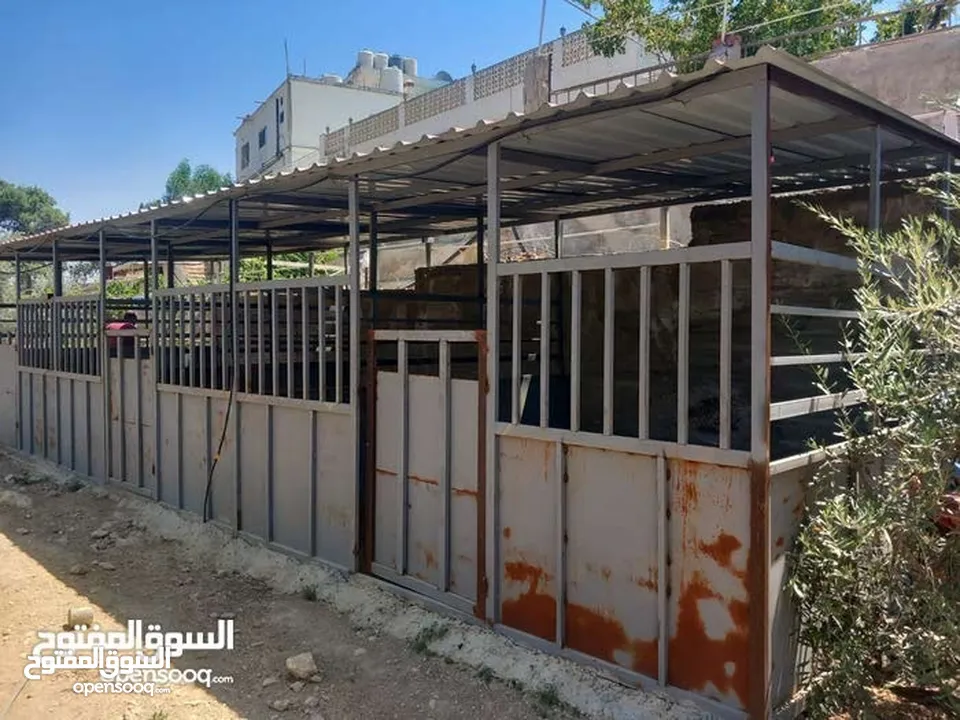 غرف خيل حديد