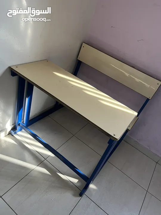 مقاعد مدرسية مستعملة للبيع