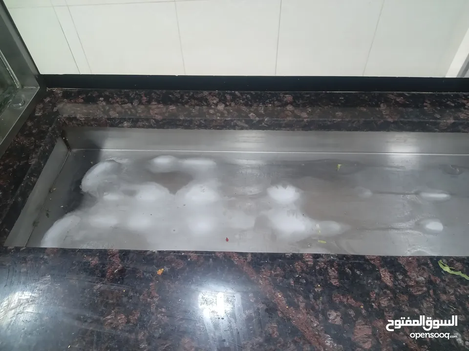 عدة مطعم للبيع مستعملة بحالة ممتازة جدا  البيع بداعي السفر..................................