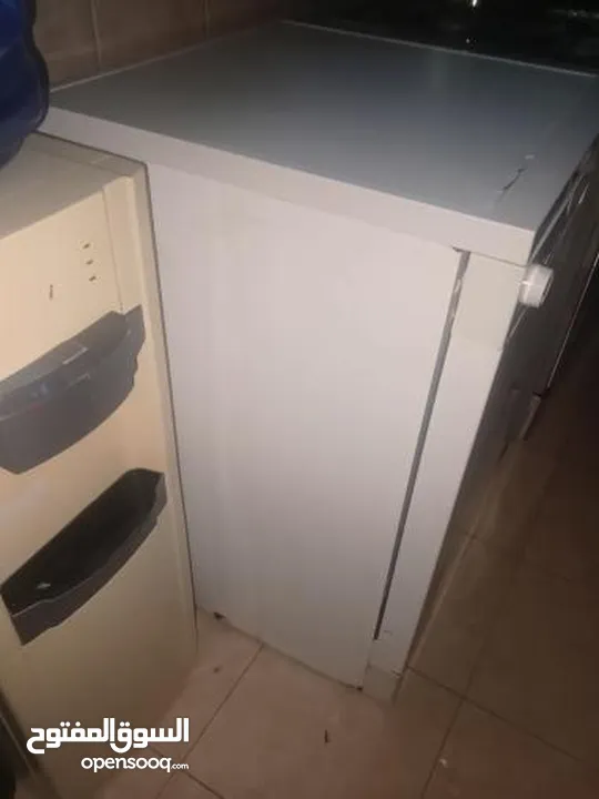 جلايه بسعر مغري...... وبحاله جيده جدا.............. للبيع المستعجل........... يرجى الاتصال