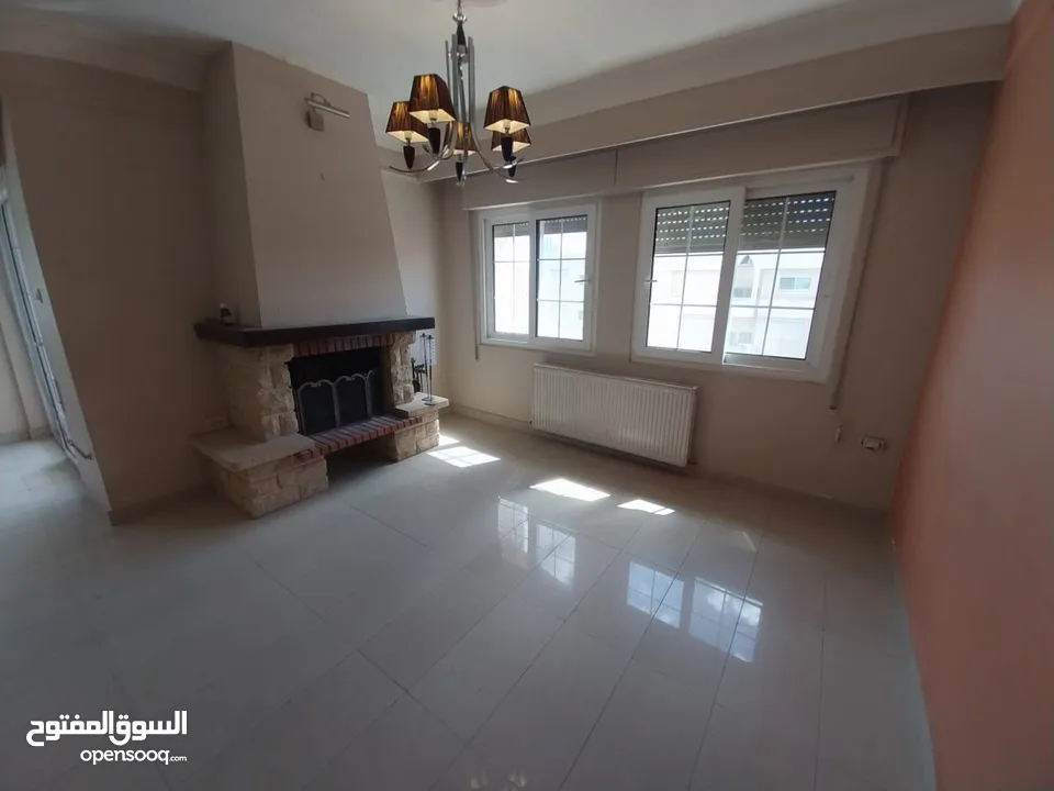 شقة غير مفروشة للإيجار ( Property 38822 ) سنوي فقط