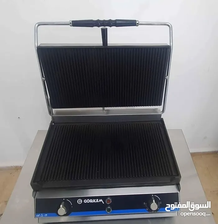 عده مطعم نظيفه استخدام قليل