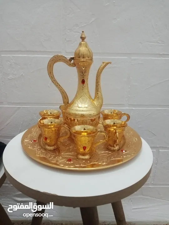 طقم زمزم ذهبي فاخر 8 قطع طقم ابريق مع 6 فناجين وصينيه مميز ديكور منظر