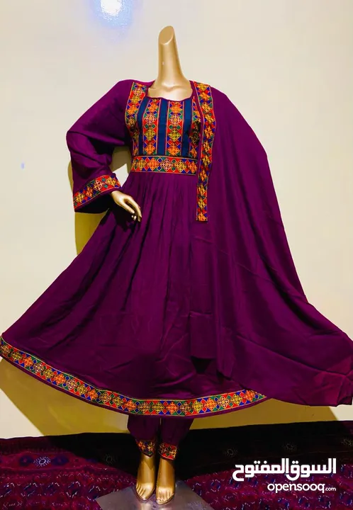 Hand-embroidered women's clothing ملابس نسائية مطرزة يدويا