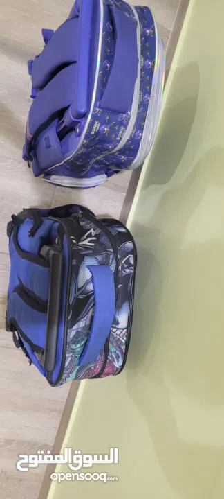 حقيبة اولاد مدرسية ذات جودة عالية و استعمال و حفاظ على الحقيبة بحالة ممتازة شبه جديدة و لا عيوب
