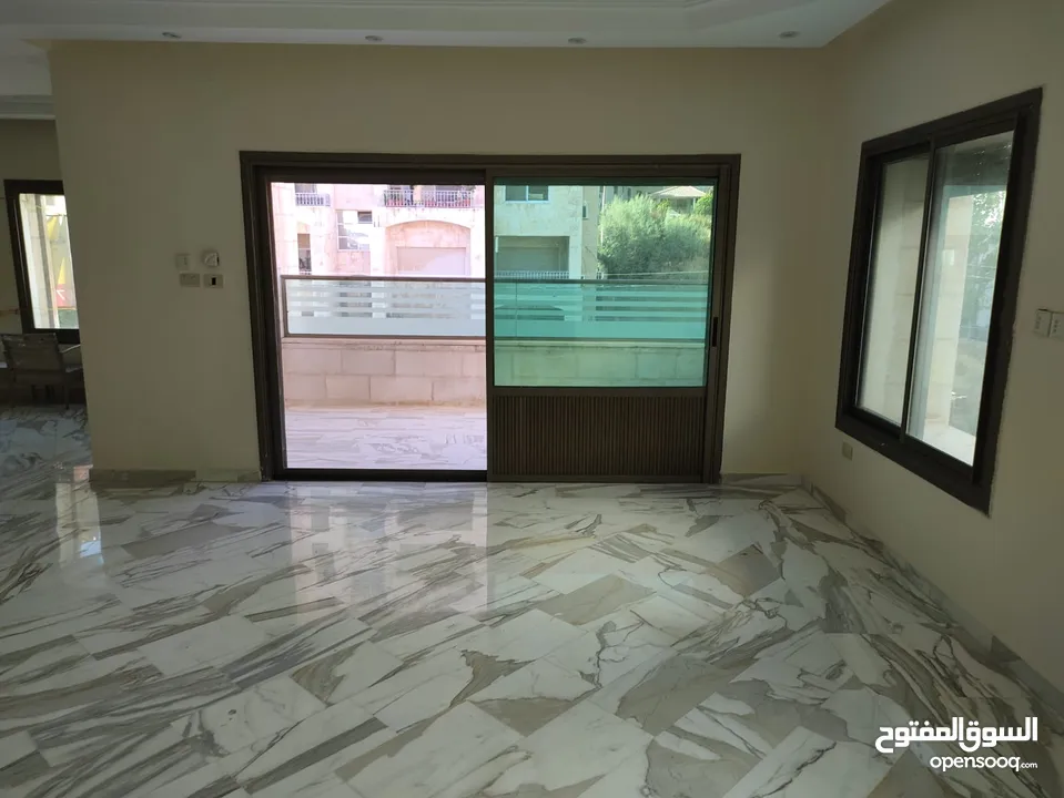 شقه غير مفروشة للإيجار في دير غبار  ( Property 39222 ) سنوي فقط