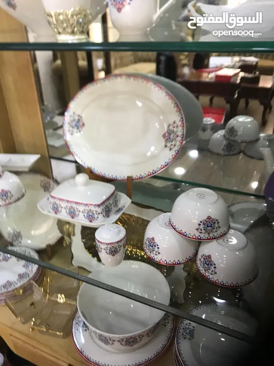 طقم سفرة جديد غير مستعمل 73 قطعة