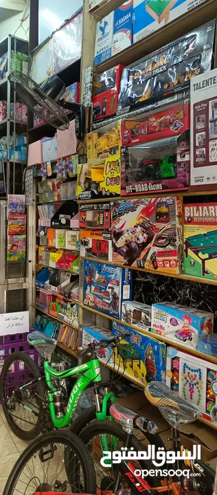 مكتبه للبيع بكامل معداتها والبضاعه