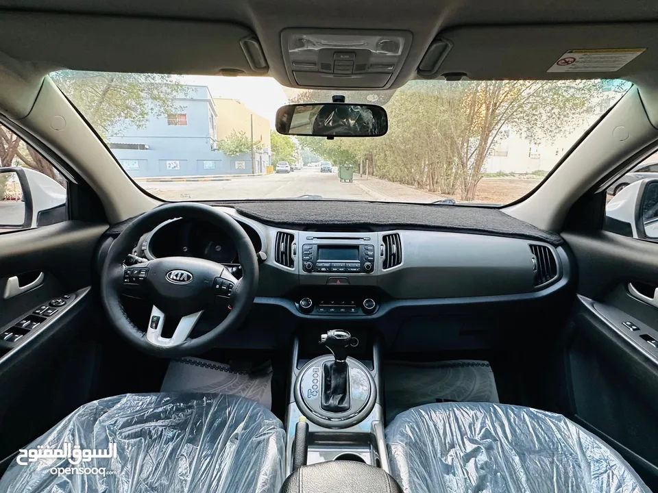 KIA SPORTAGE 2015 MODEL FULL OPTIOIN MODEL WITH PANORAMIC SUNROOF AND WELL-MAINATIANED CAR