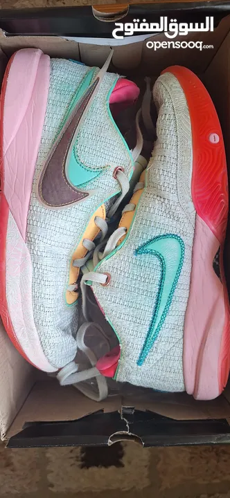 LeBron 20 time machine white  بوت كرة سلة