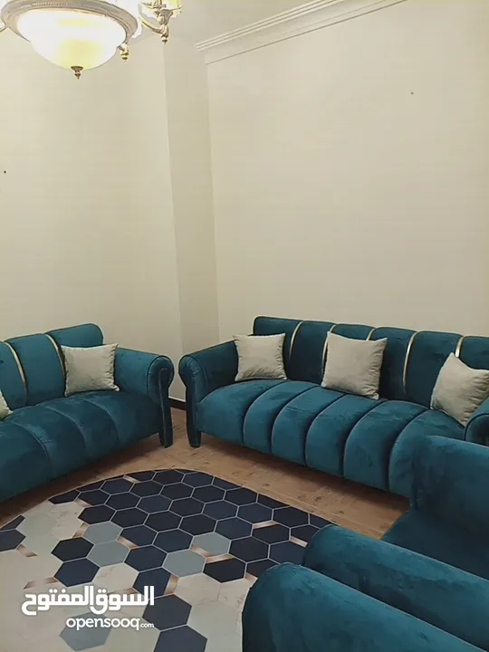 طابقين و ما يعلوه للبيع من ضمن عمارة سكنية