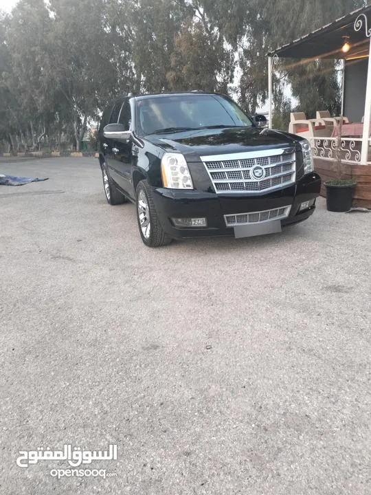 كاديلاك اسكاليد بلاتينيوم للبيع