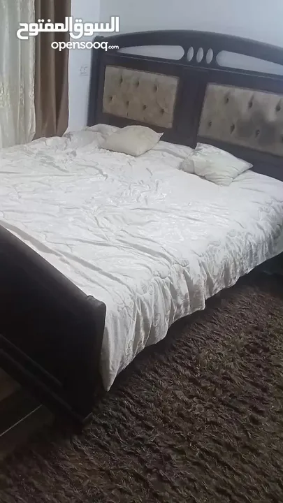 غرفة نوم مستخدمه بحالة ممتازة بسعر مغري