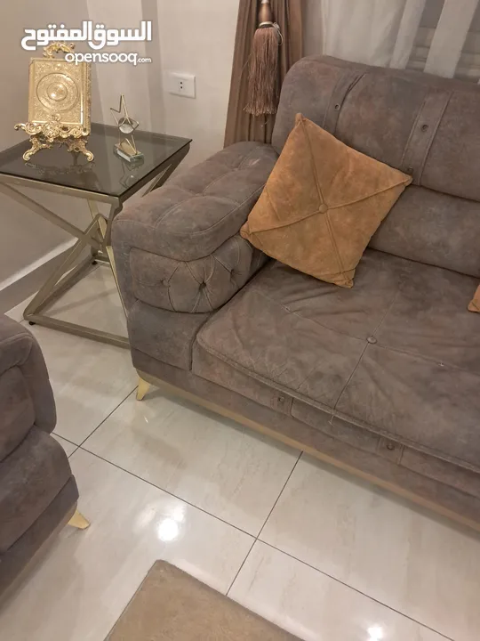 طقم كنب ثقيل زان 8 مقاعد اسفنج دانلوب بسعر مغري قابل للتفاوض