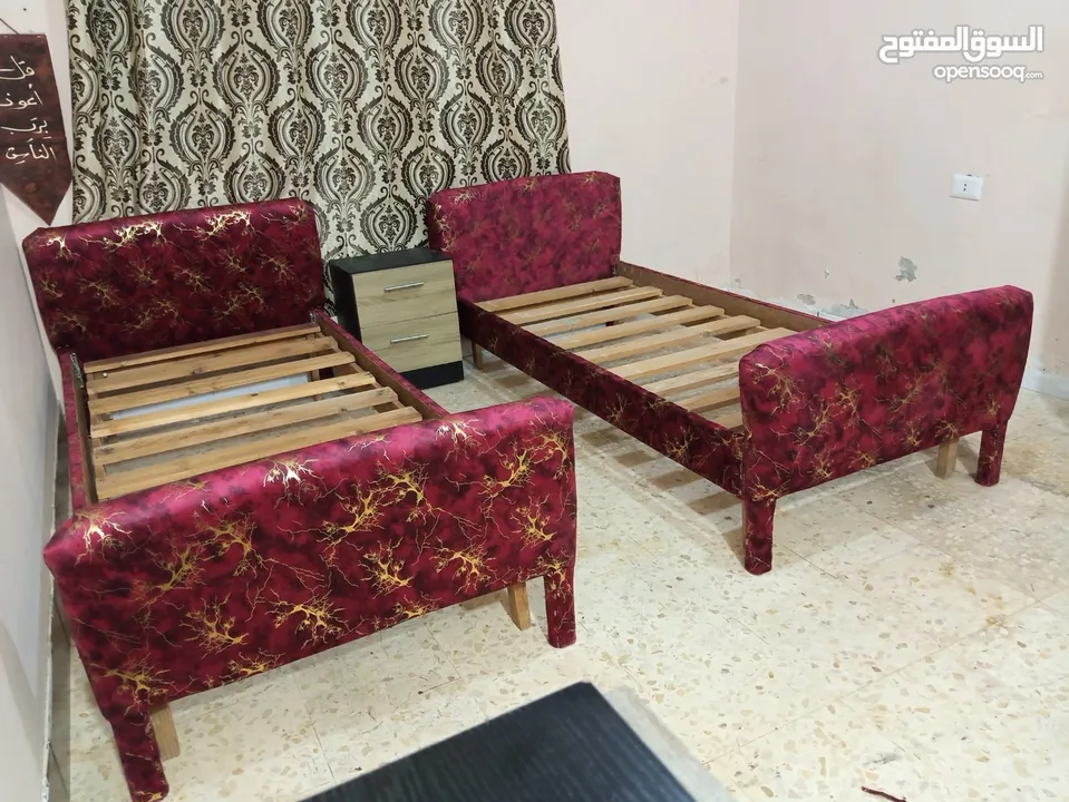 تختين منجدين جديد وكومدينا وملحق ادراج للبيع بسعر مغري 70