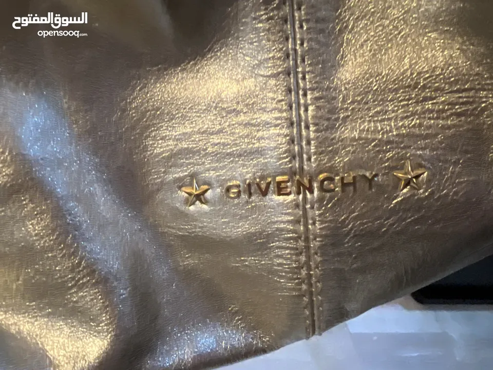 حقيبة  كتف او يد اصلي 100٪؜ مستعملة نوع Givenchy بحالة ممتازة