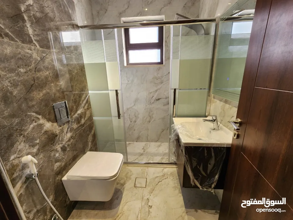شقة للبيع على طريق المطار ( البنيات ) ref : 14364