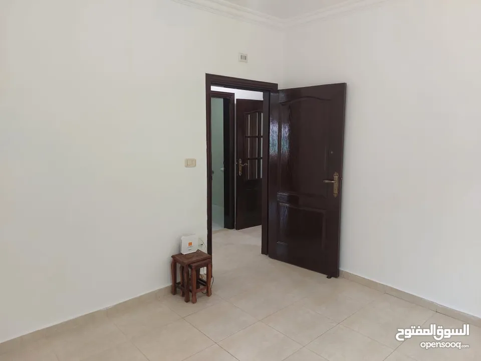 شقة طابق ارضي للبيع من المالك مباشره