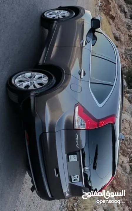 هوندا جيب CR-V فل كامل وفحص كامل 3 جيد وقصعه