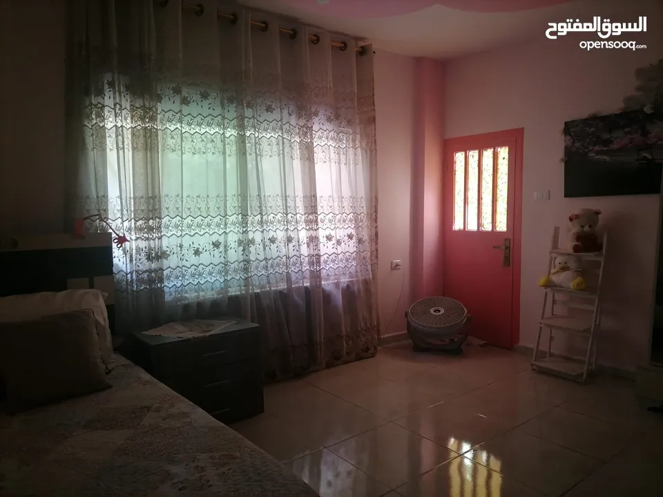 شقة شبه ارضي سوبر ديلوكس مجددة بالكامل للبيع