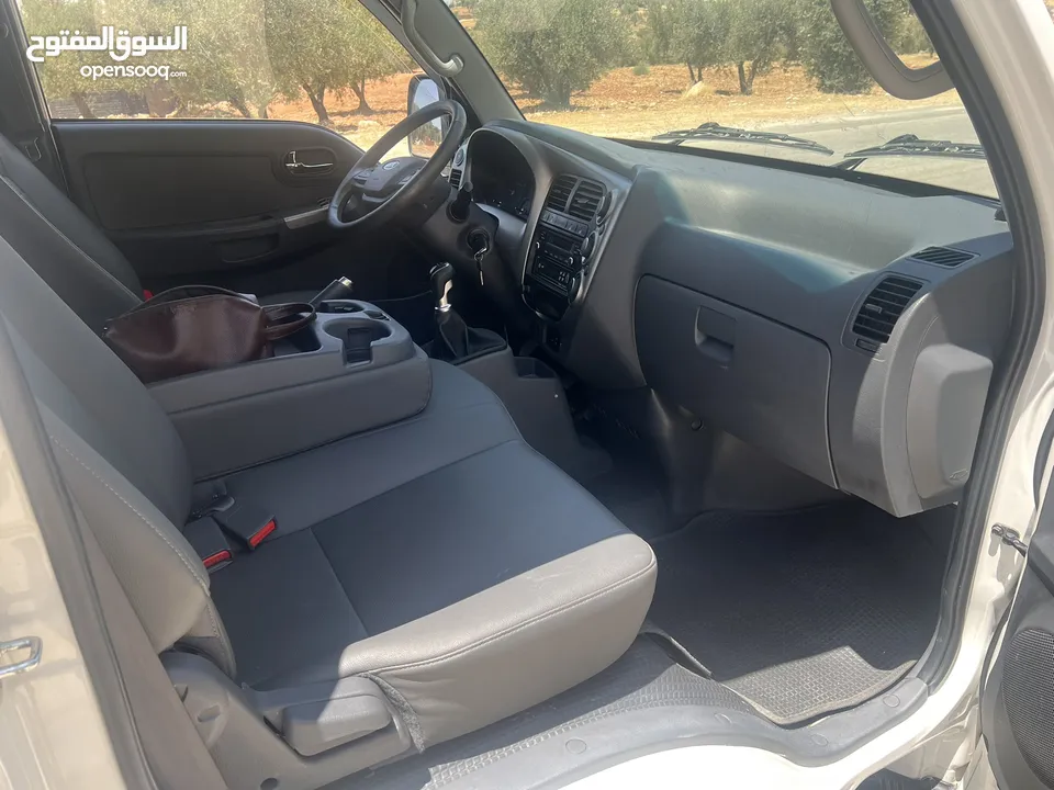 كيا بنجو موديل 2019  ثلاجة تجميد فحل كبينه وربع  فحص كامل جمرك جديد