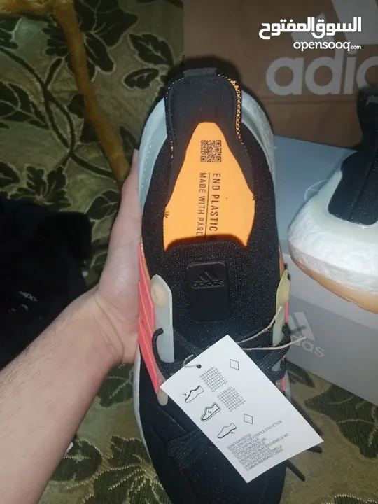 حذاء adidas UltraBoost 22 Black Flash Orange اصلي بنص سعره بسعر مغري جدا الفضل للمشي والراحة