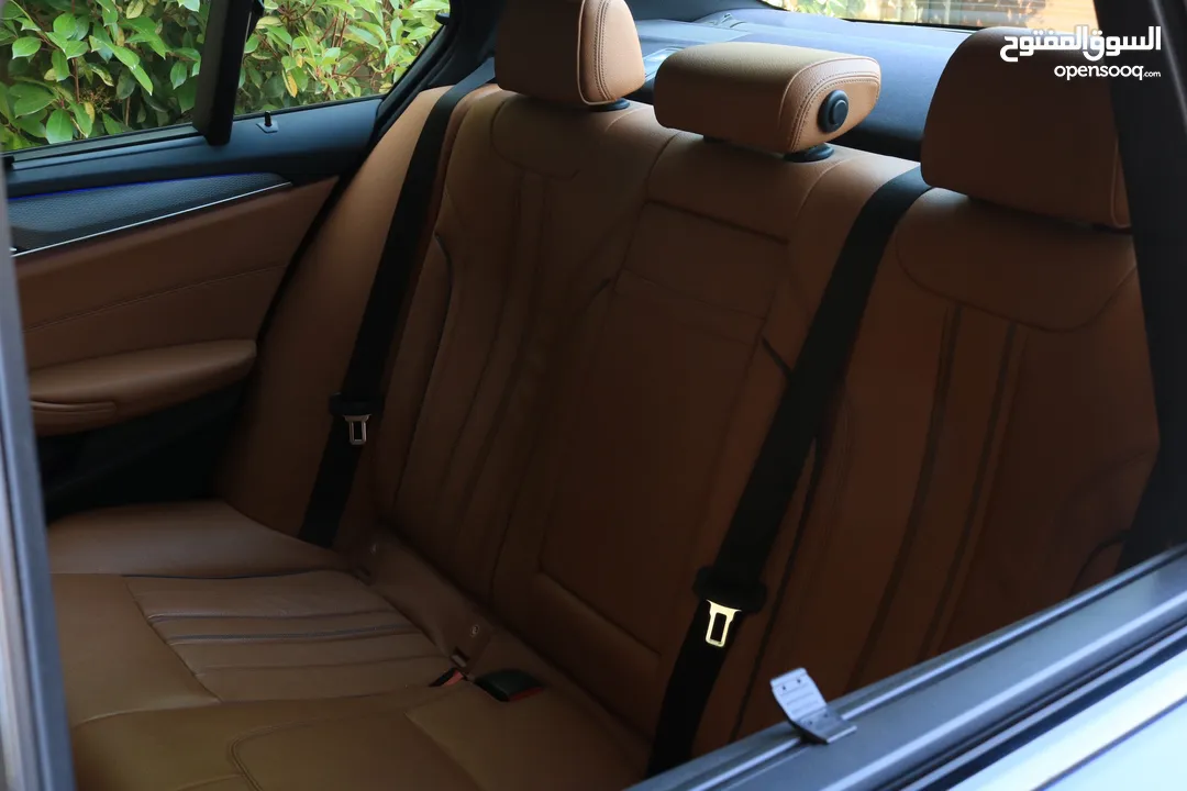 BMW 530e 2019 Plug-In Hybrid M-Kit (new battery installed بطارية   (جديدة من الوكالة