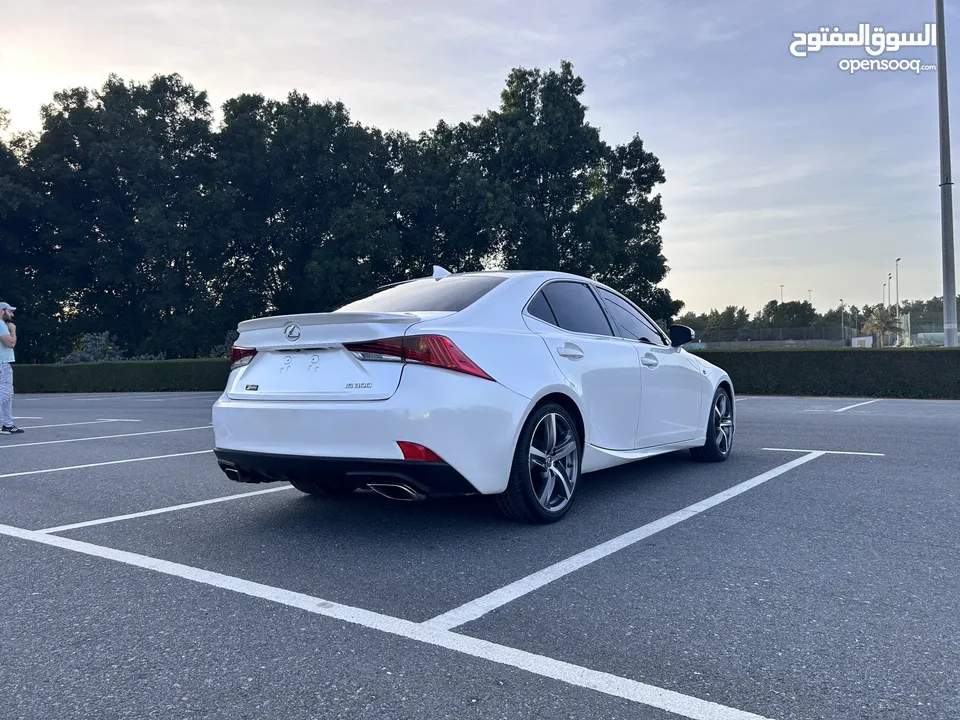 LEXUS IS300 - 2017- very clean car