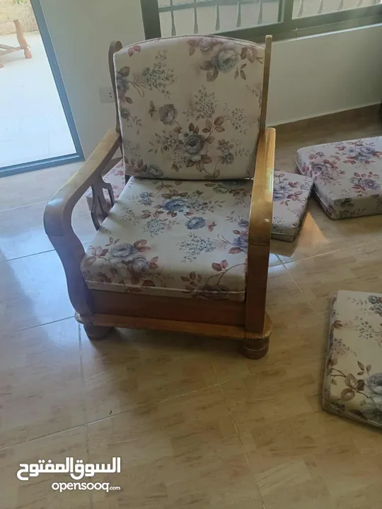 طقم موريس سبع مقاعد خشب زان مع طاولة وسط خشب زان مع سجلونة حديد