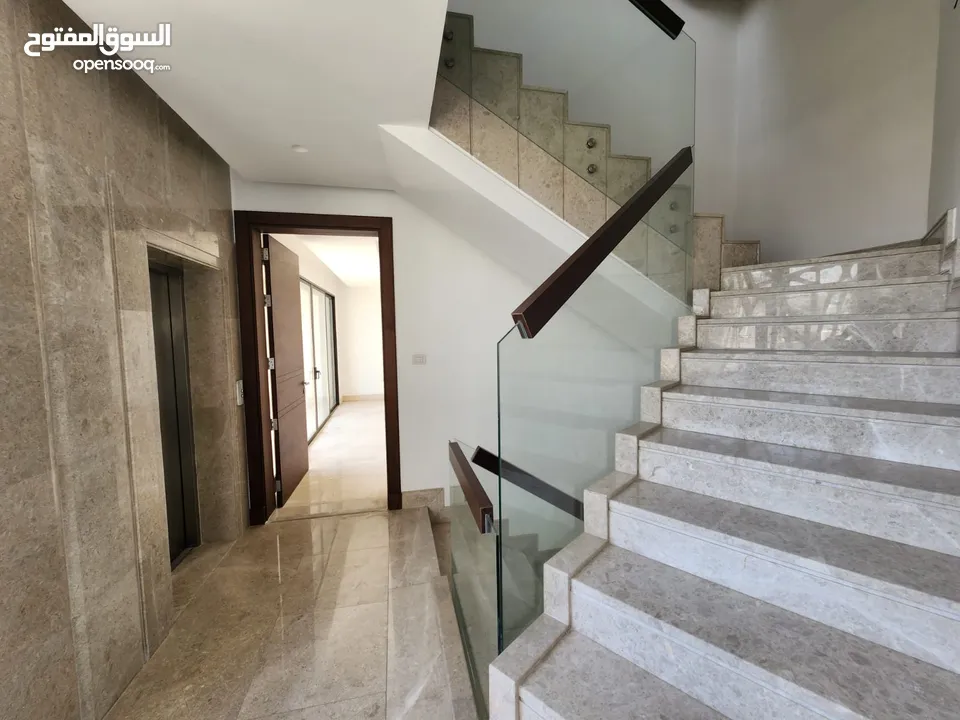 شقة فارغة للبيع بين الدوار الرابع و الخامس - ref : 14610
