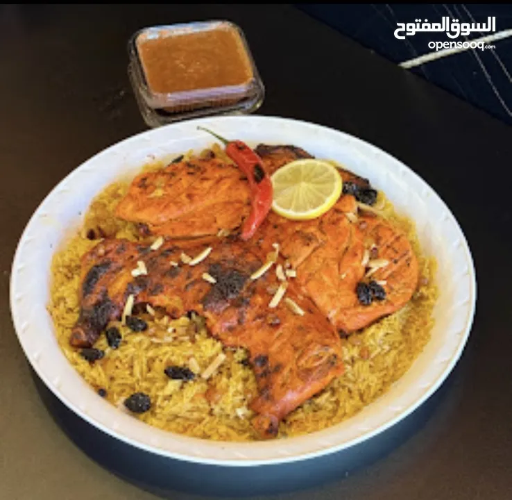 مطعم شاورما للبيع بابين واجه ممتازه موقع استراتيجي وحيوي في منطقه حي نزال شارع الدستور البيع كاش فقط