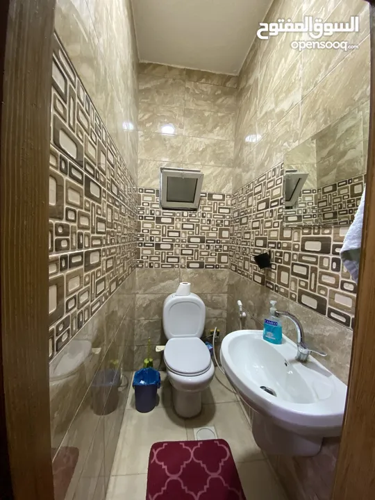 عمارة للبيع في وادي الحجر