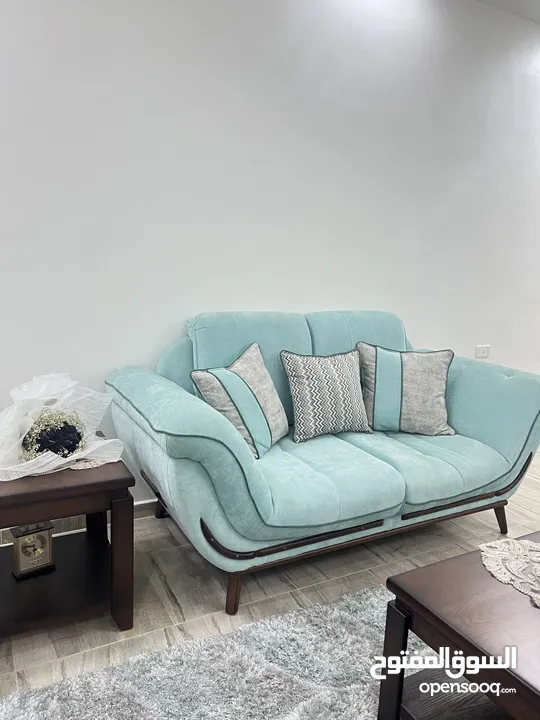 طقم كنب مستعمل بحالة ممتازة للبيع