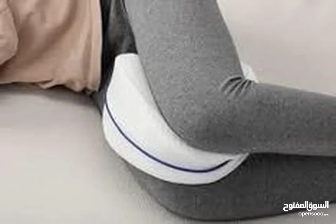 مخدة   ابعاد الفخدين و الساقيين عن بعضهما اثناء النوم