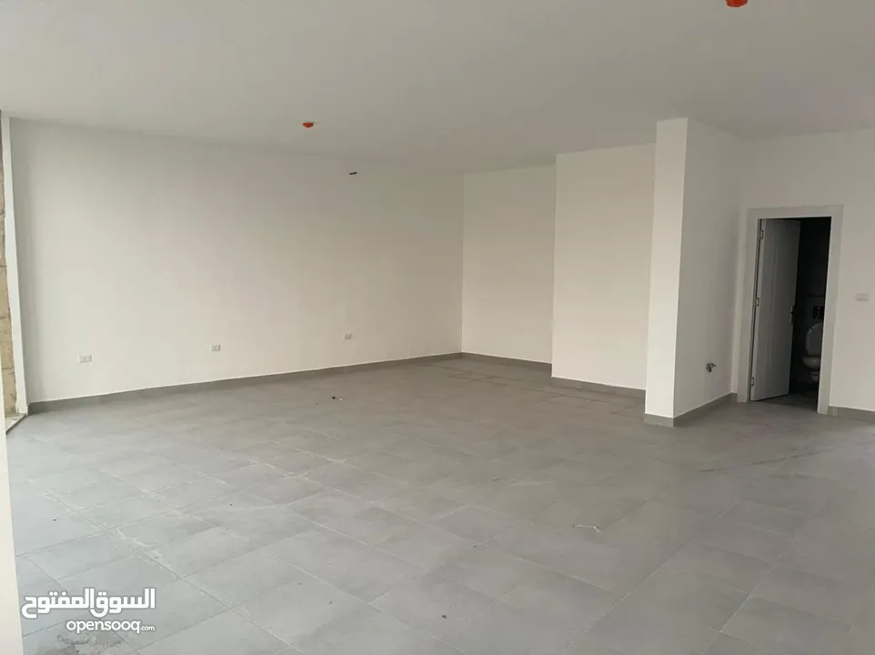 مجمع تجاري فاخر جدا في أفضل مواقع شارع مكة      الرقم المرجعي :  3692