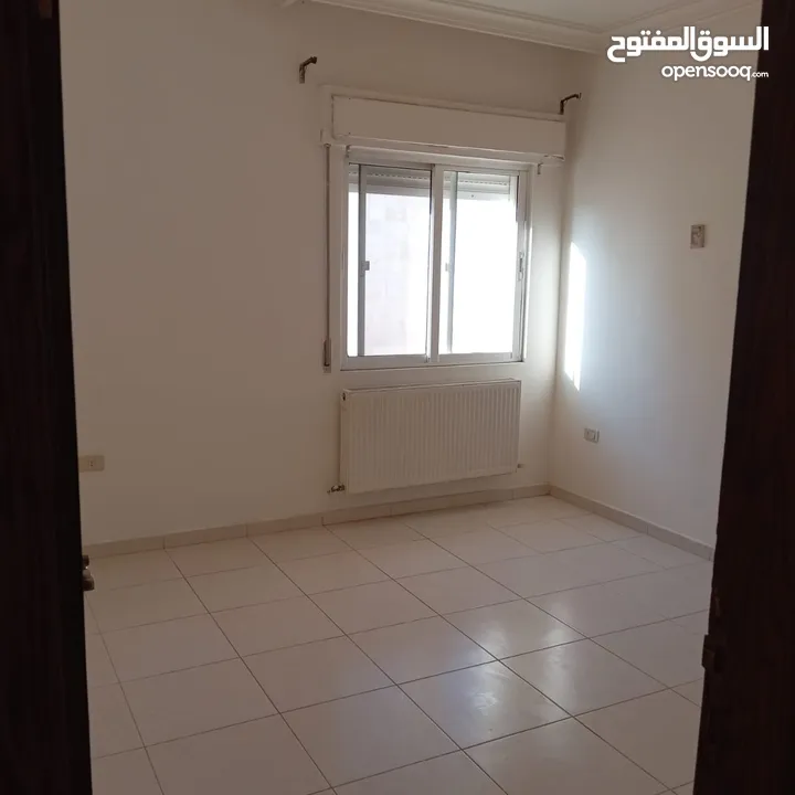 ام السماق / شقه فارغه للايجار/ باجره 400 دينار امكانيه الدفع شهري