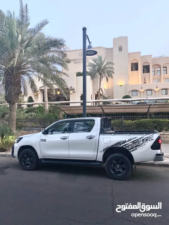 هايلوكس ديزل 2021  توماتيك  4x4 نظيفة جدا