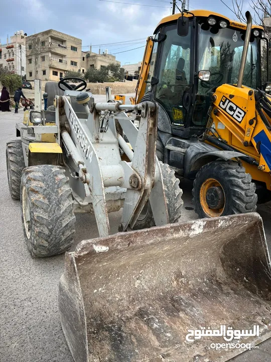 حفار مع جكJCBوجرافة صغير للايجار