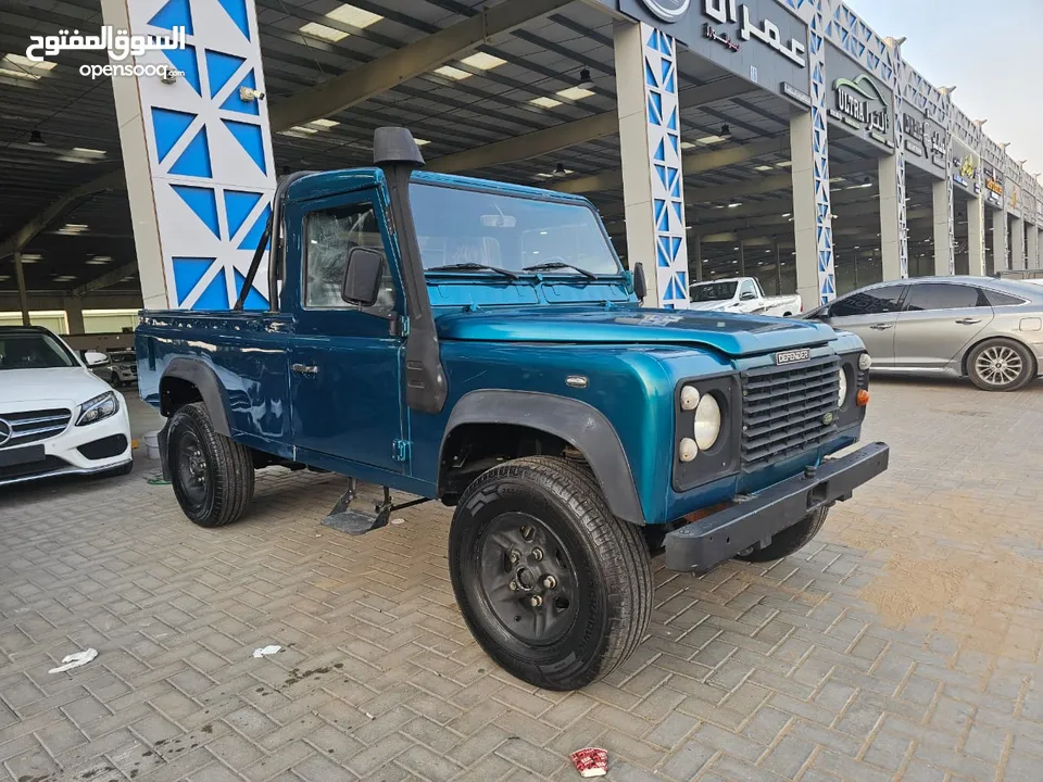 Land Rover Defender Pickup Diesel 2000 Model in Excellent Condition for Sale