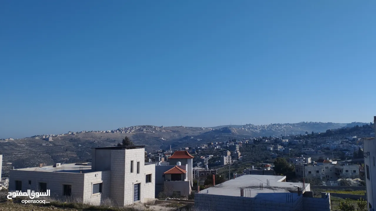 يتوفر لدينا نمرة ارض في الجهة الغربية لقرية تل