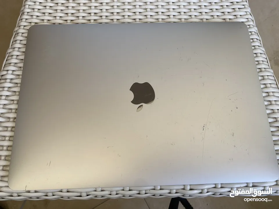 MacBook Pro i5 Touch Bar 2019 i5 13.3 8ram 128 ssd like new