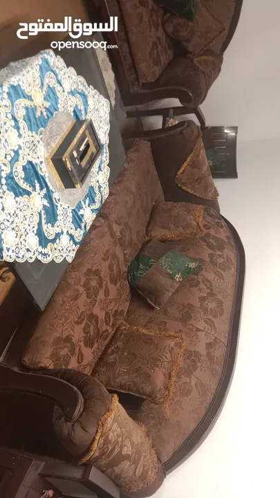 طقم كنب 7 مقاعد بحاله جديده