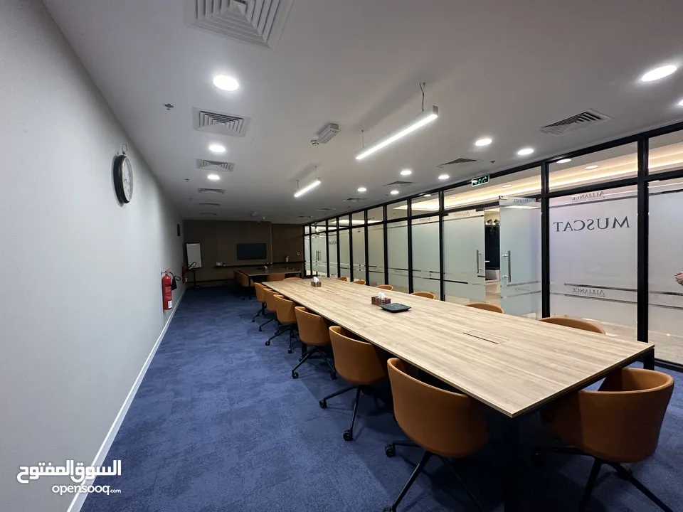 4 Desk Office Space in Business Center in Qurum