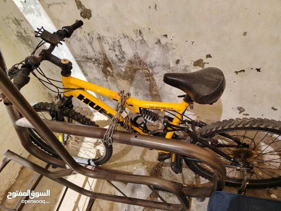 بسكليت غيارات أمامي وخلفي شغال وعليه حاملة تلفون صنوبرصات أمامي خلفي كرسي طبي للبيع أو البدل
