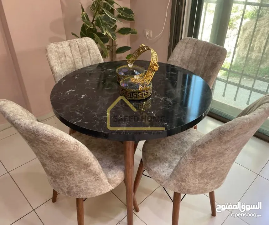 طاولة سفرة دائرية مع 4 كراسي سطح الطاولة خشب ملبس فورمايكا – مقاوم للخدوش وسهل التنظيف