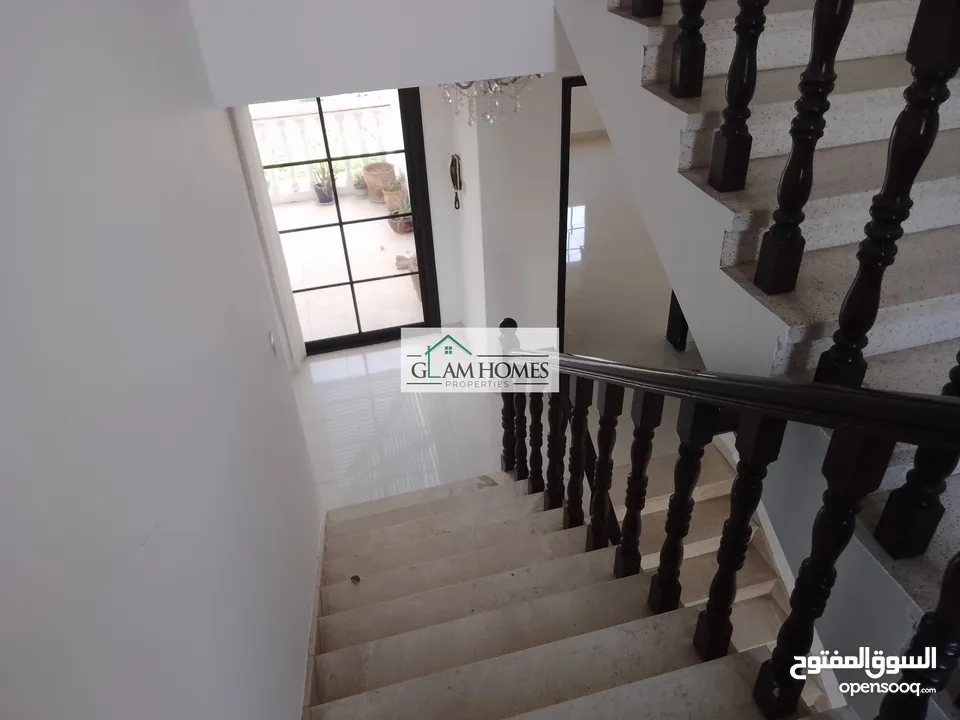 Gorgeous 5 BR villa  available for rent in Qurum Ref: 723J