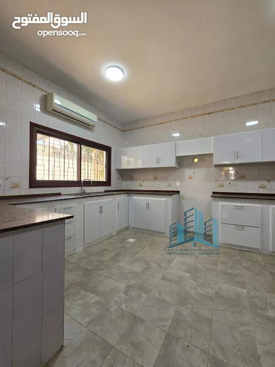 Well Maintained Independent 5+1 BR Villa