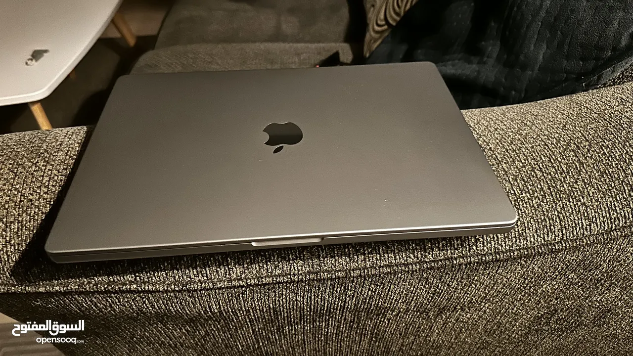 Apple Macbook 2021 M1 16 inch- perfect condition