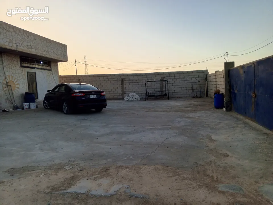 معمل اجبان أو مخللات
